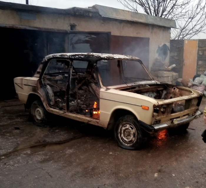 В Бахчисарайском районе дотла сгорел автомобиль (фото)
