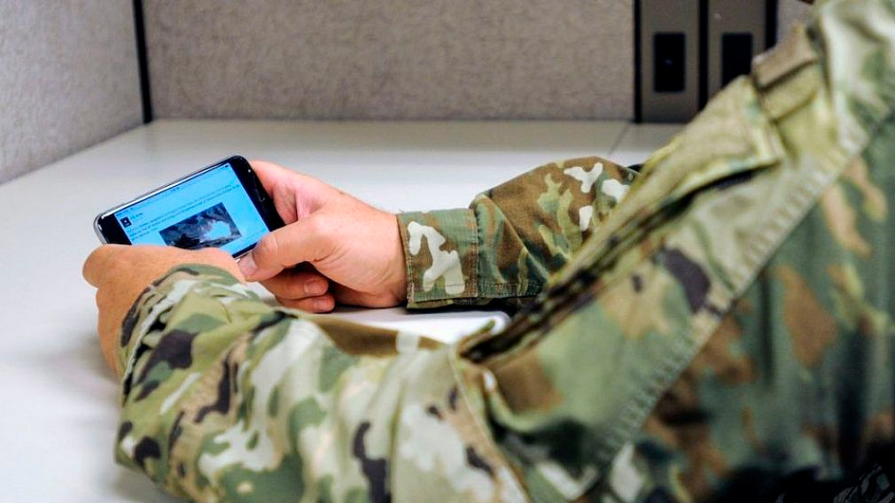 В России разработали очередной защищенный смартфон для военных и чиновников