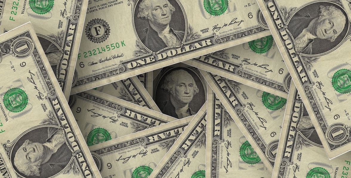 Курс доллара «скакнул» выше 79 рублей