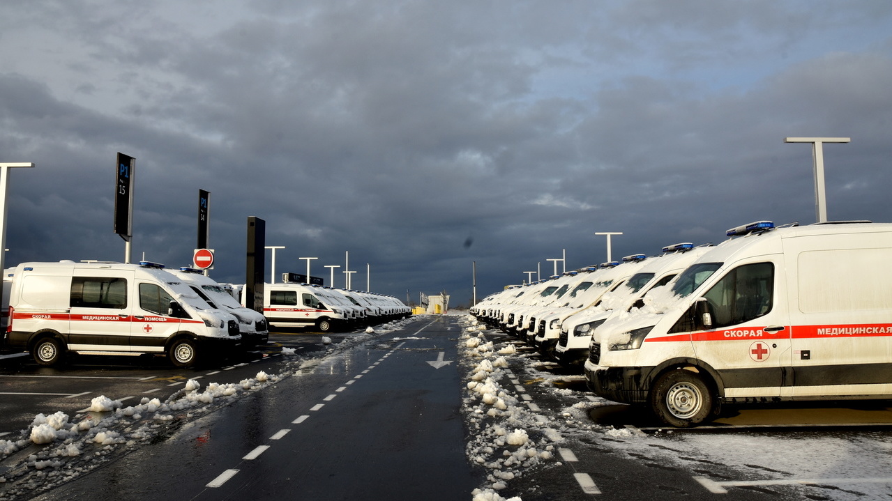 Москва передала в Крым 43 новых автомобиля скорой помощи