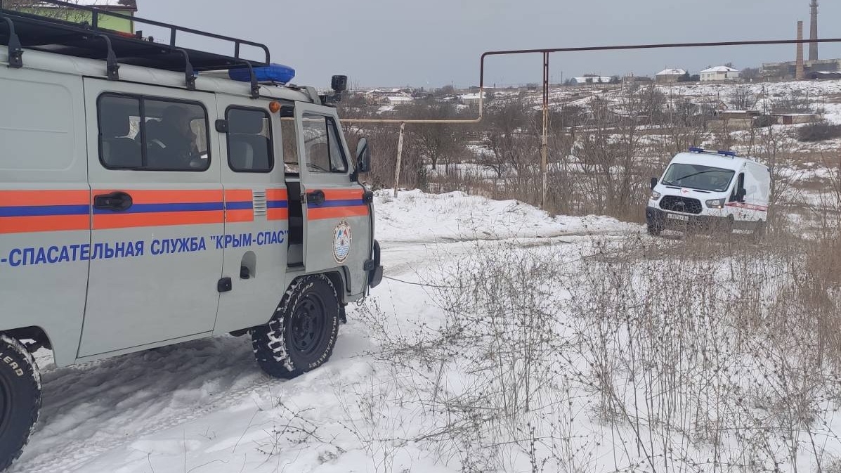 В Крыму «скорая» застряла в снежном заносе