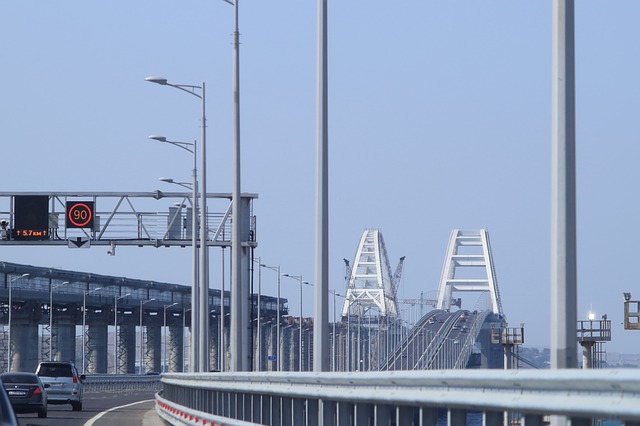 Украинца осудили за ложный сигнал о минировании Крымского моста во время визита Путина
