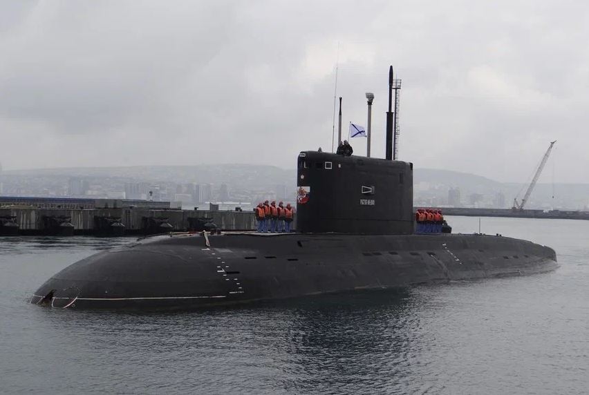 Подводная лодка Черноморского флота прибыла в Новороссийск после выполнения задач в Средиземном море (ФОТО)