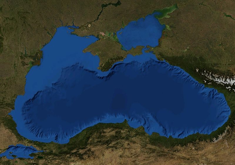 Отряд кораблей ВМФ РФ идет из Средиземного в Черное море для учений