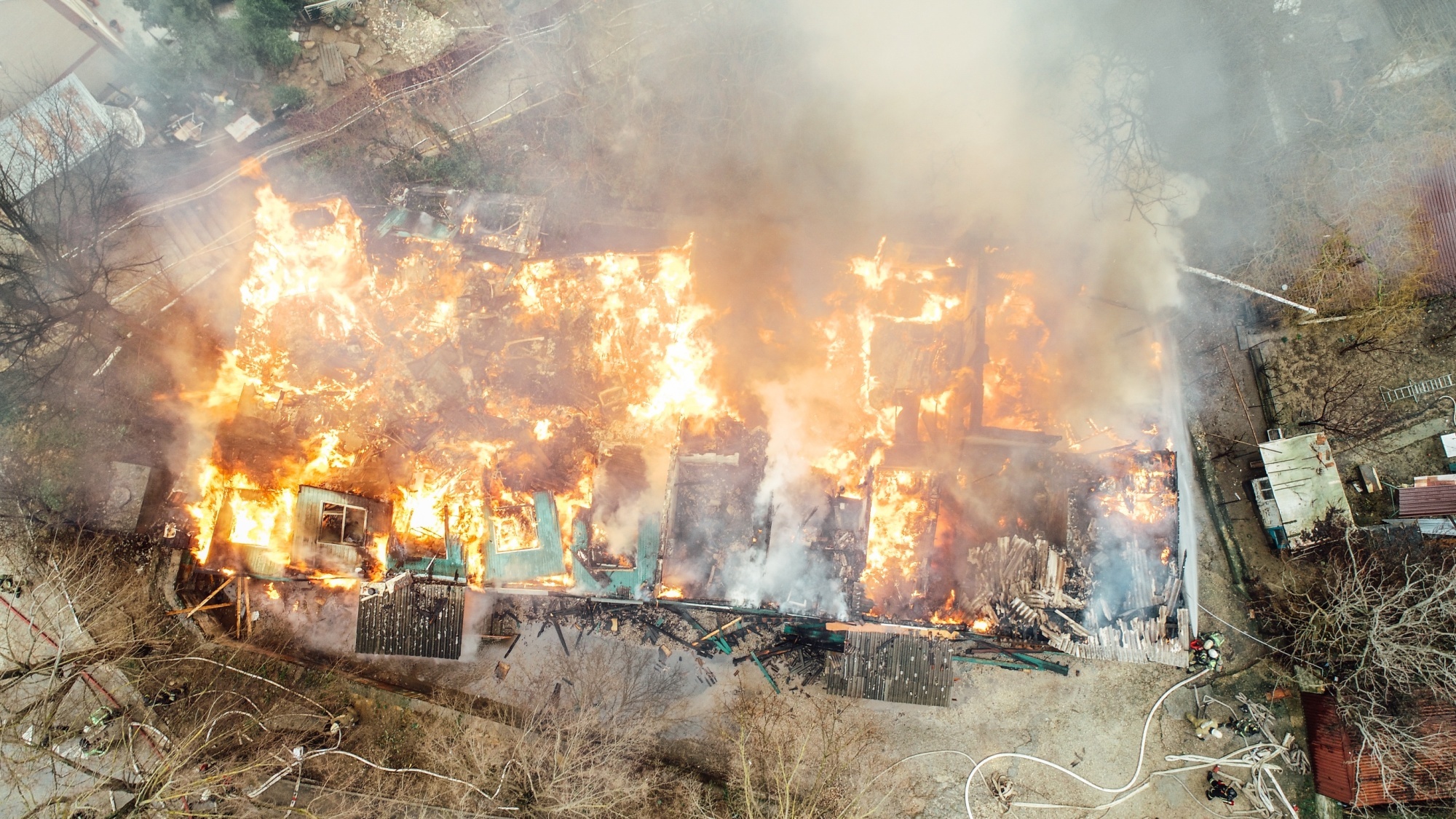 Сгоревший в Инкермане деревянный многоквартирный дом был аварийным