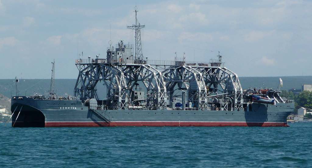 На Черноморском флоте прошло учение по спасению подводной лодки в Черном море