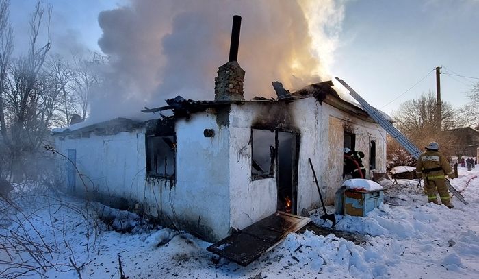 В Крыму в частном доме на пожаре нашли тело неизвестного мужчины