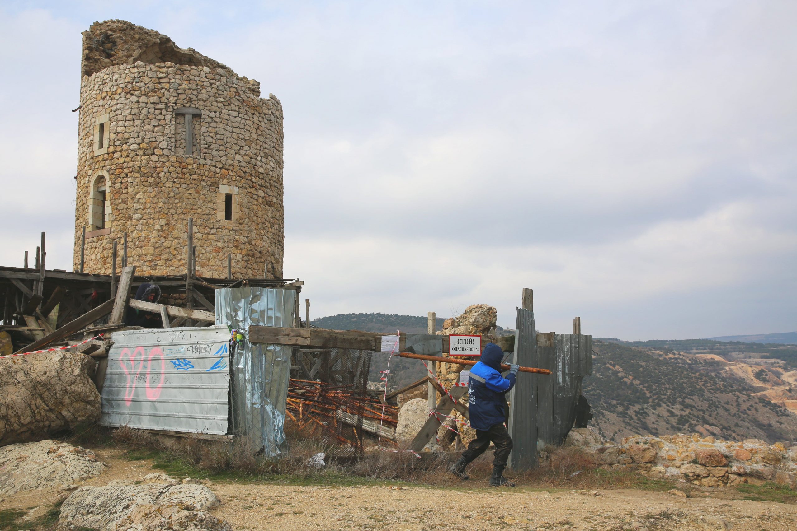 Вокруг крепости Чембало в Балаклаве установят ограждение и видеонаблюдение