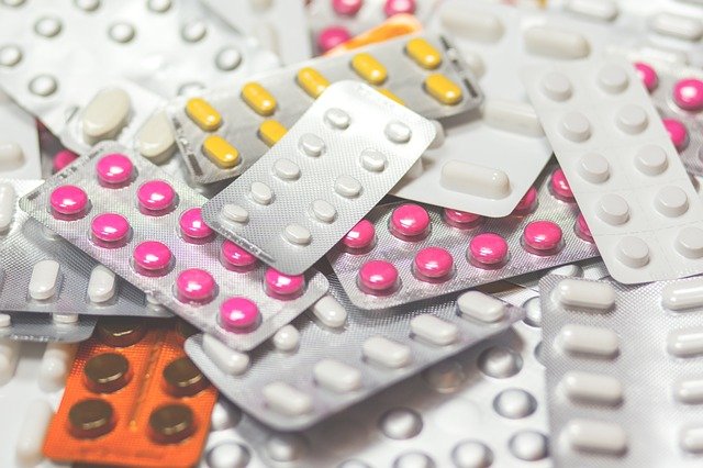 Крымские аптеки могут искусственно создавать дефицит лекарств для перерасчета стоимости – глава Минздрава