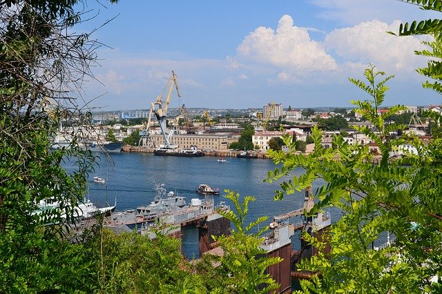Севастополь и курорты Крыма вошли в десятку популярных направлений для отдыха в мае-июне