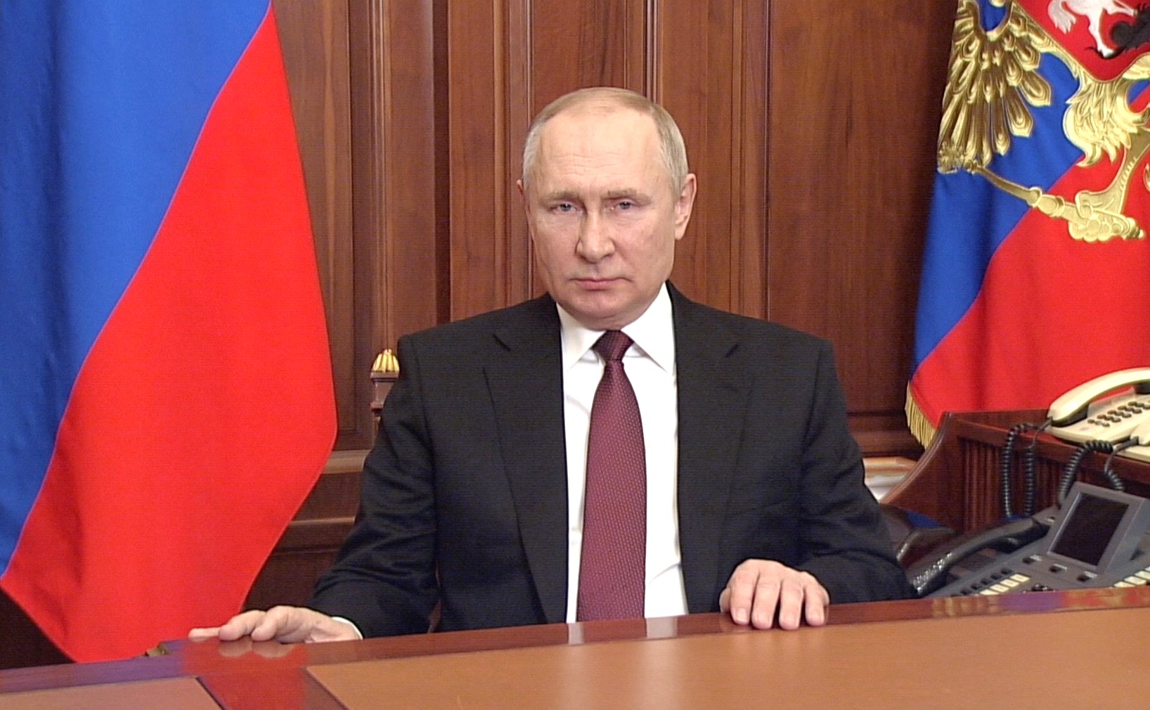 Откровенный обмен мнениями: Путин обсудил с Макроном ситуацию на Украине