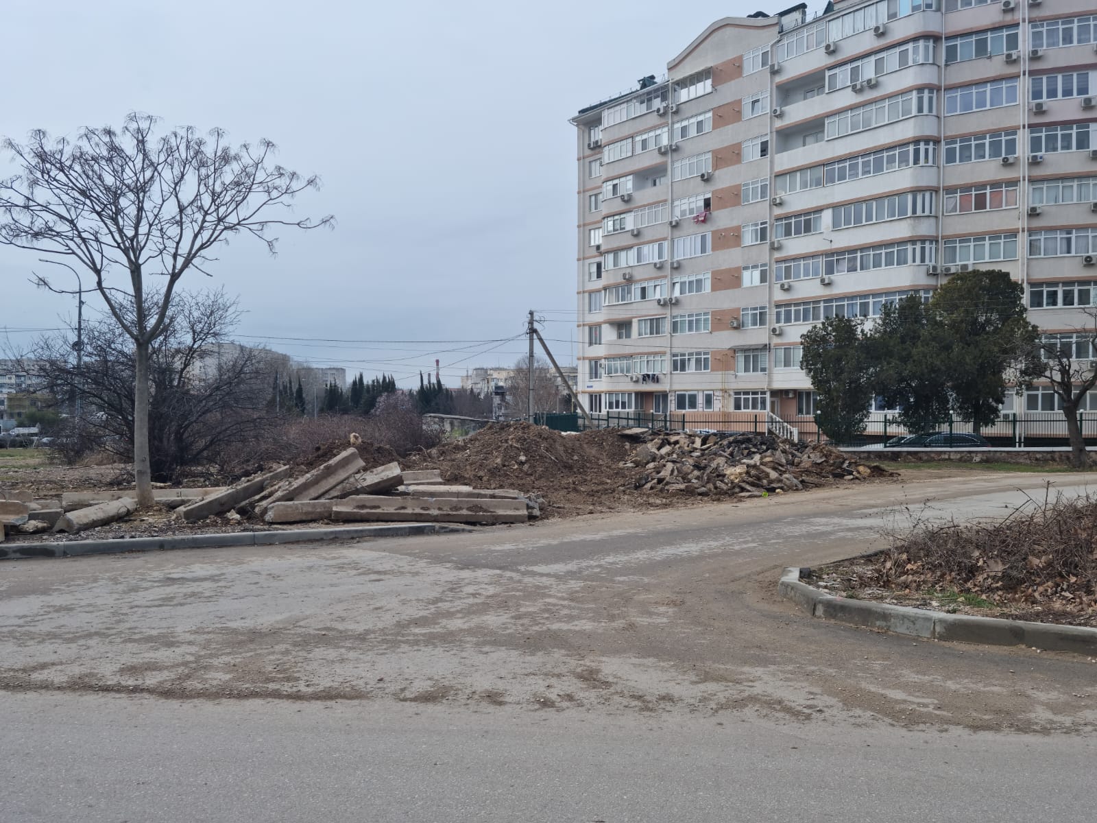 Власти Севастополя устранили свалку строительных отходов после вмешательства прокуратуры