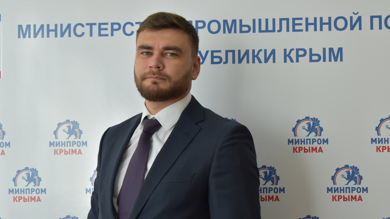 Аксенов сообщил об уходе в отставку министра промышленной политики Крыма