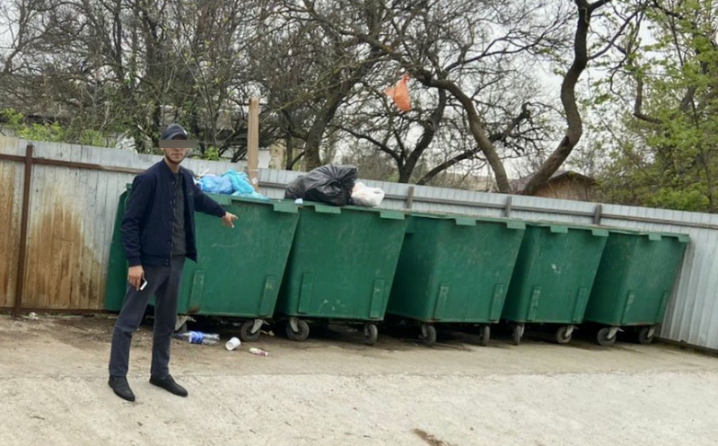 Под Симферополем коммунальщики украли мусорные баки