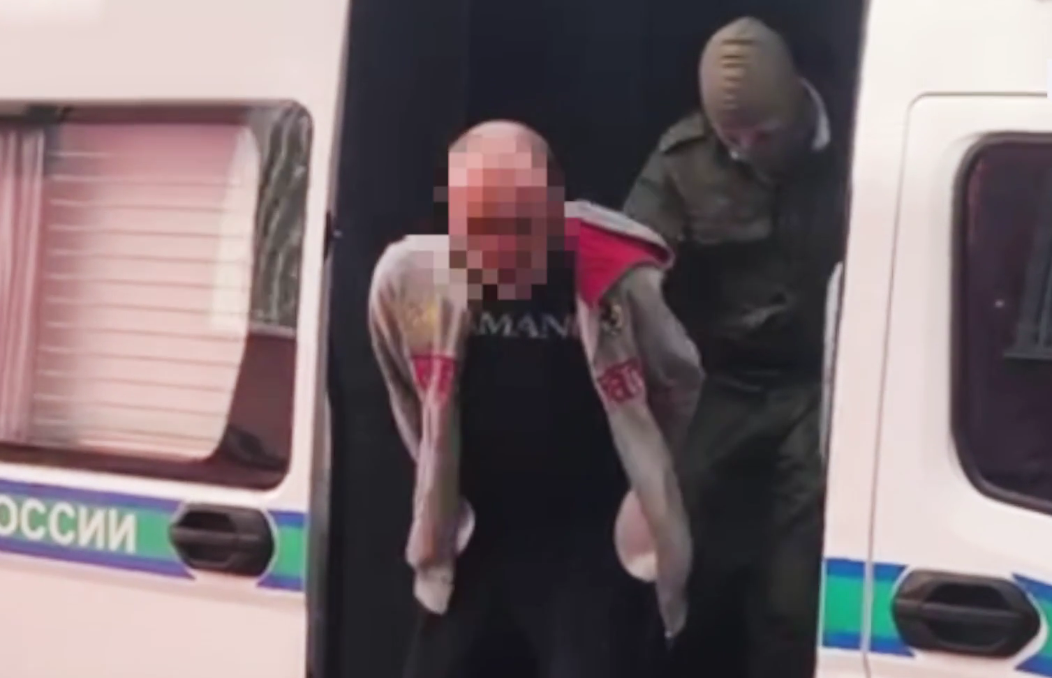 ФСБ задержала в Крыму предполагаемого участника незаконного вооруженного формирования (ВИДЕО)