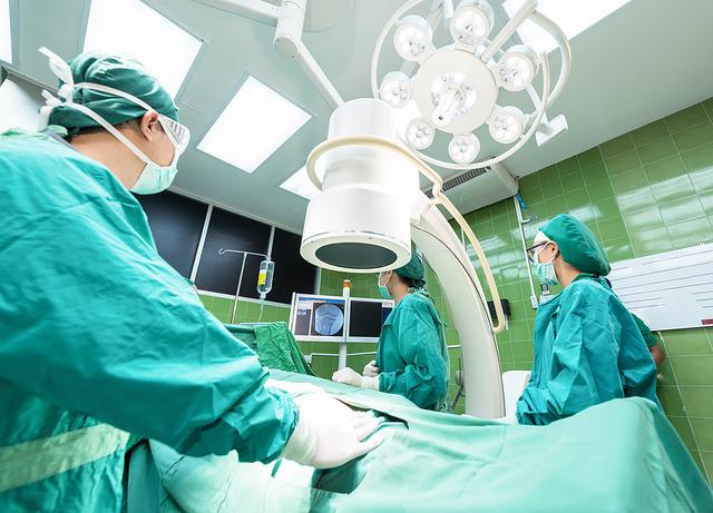 В больнице Донецка крымский нейрохирург спас пациента с тяжелым ранением головы