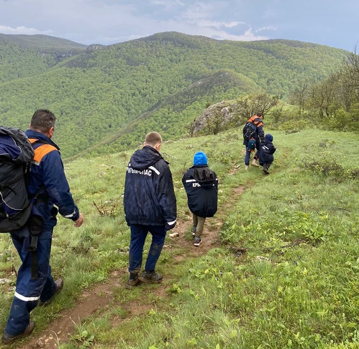 В Большом каньоне Крыма заблудилась группа туристов с детьми