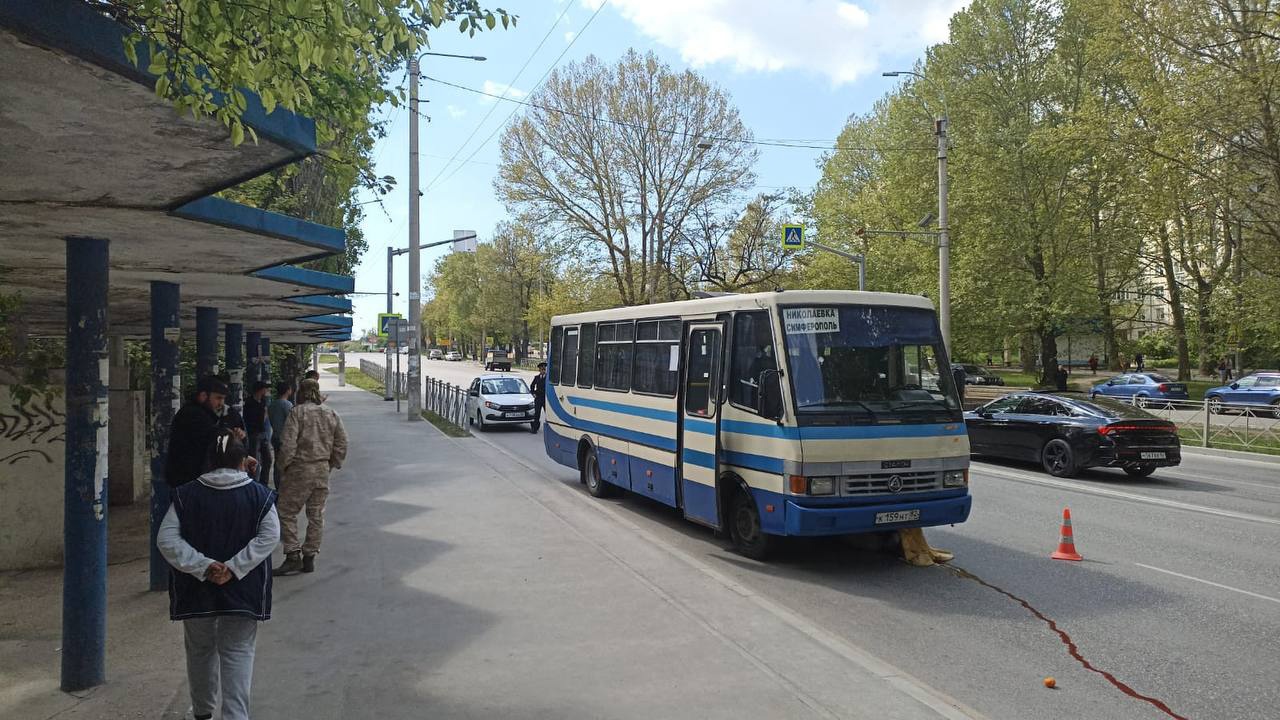 Рейсовый автобус насмерть сбил женщину на пешеходном переходе в Симферополе
