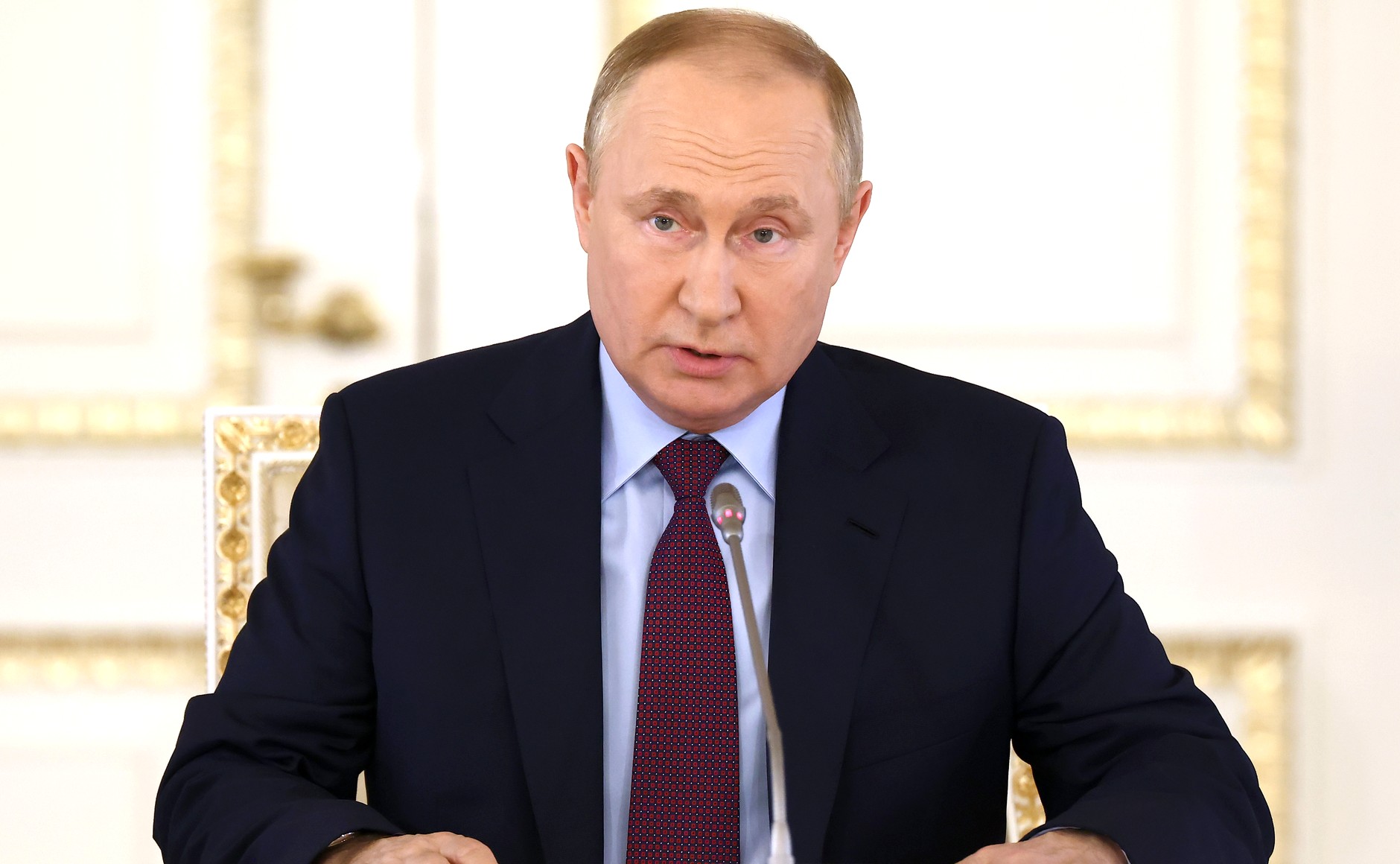Путин предложил снизить ставку по льготной ипотеке с 9 до 7%