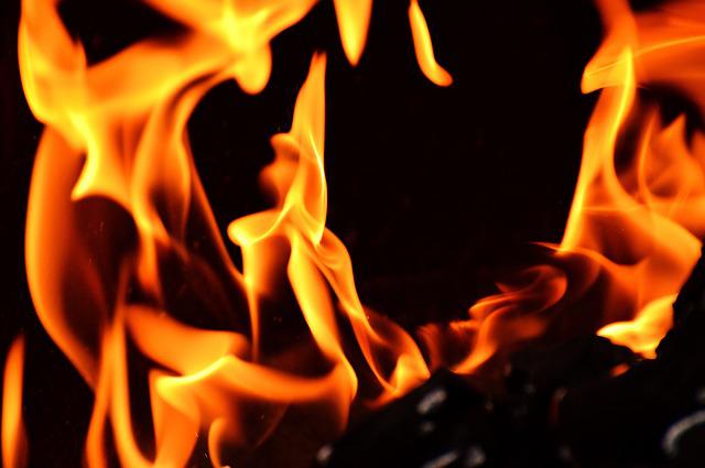 На пожаре в частном доме под Севастополем пострадал человек