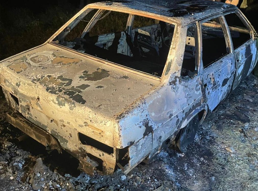В Симферопольском районе в багажнике сгоревшего автомобиля нашли убитого мужчину