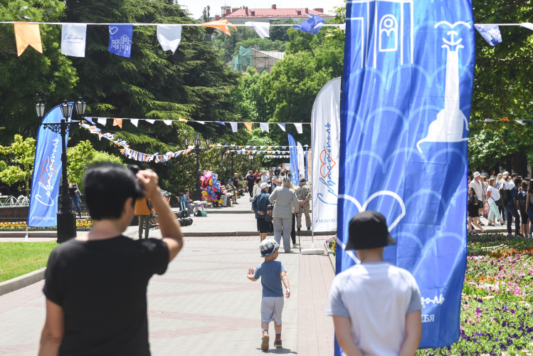 Губернатор Севастополя предложил 14 июня сделать выходным днем