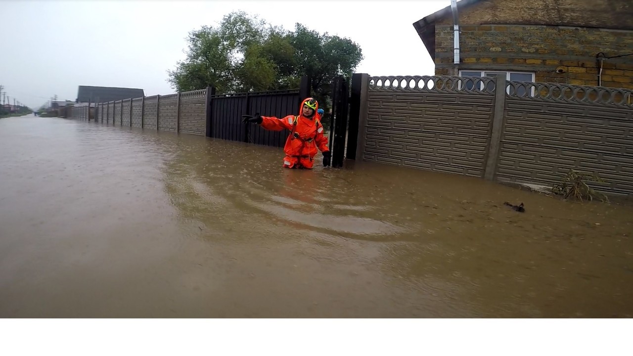 В Крыму освободили от воды все пострадавшие от паводков дома — МЧС