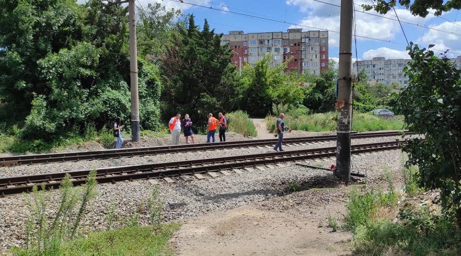 В Крыму пассажирский поезд насмерть сбил женщину