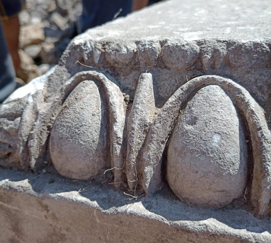 В Крыму во время раскопок обнаружили фрагмент жертвенного стола
