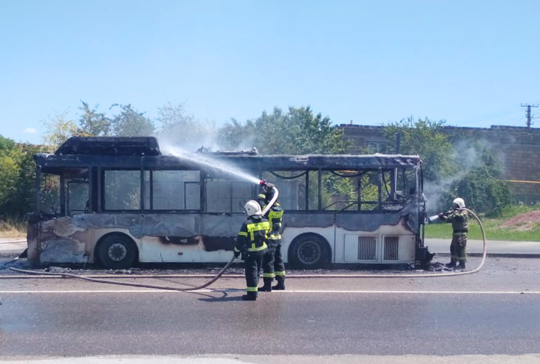 В Симферополе сгорел рейсовый автобус