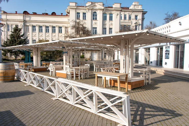 В Севастополе до конца года не будут взимать арендную плату за летние террасы