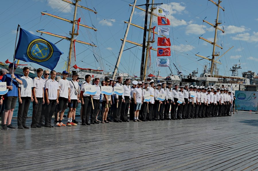 В Севастополе стартовал яхтенный поход «Паруса памяти»