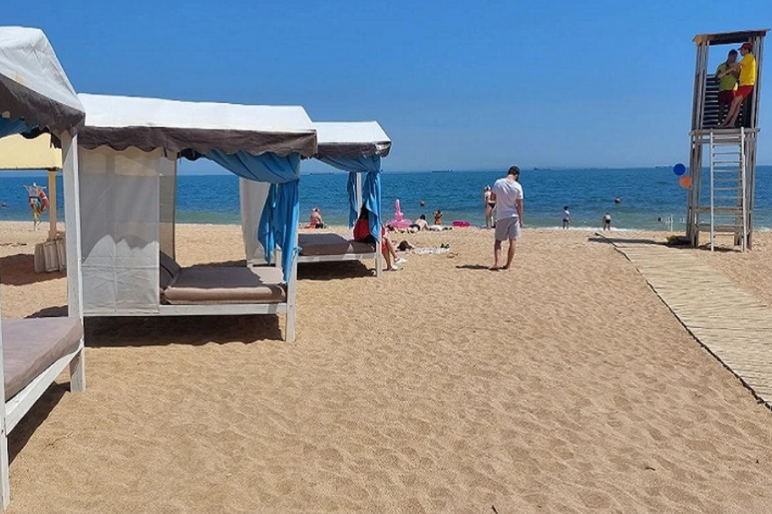 В Крыму спасли жизнь мужчине, потерявшему сознание на городском пляже
