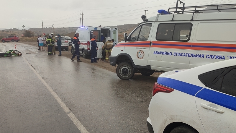В Крыму в ДТП с легковым авто и мотоциклом пострадали два человека
