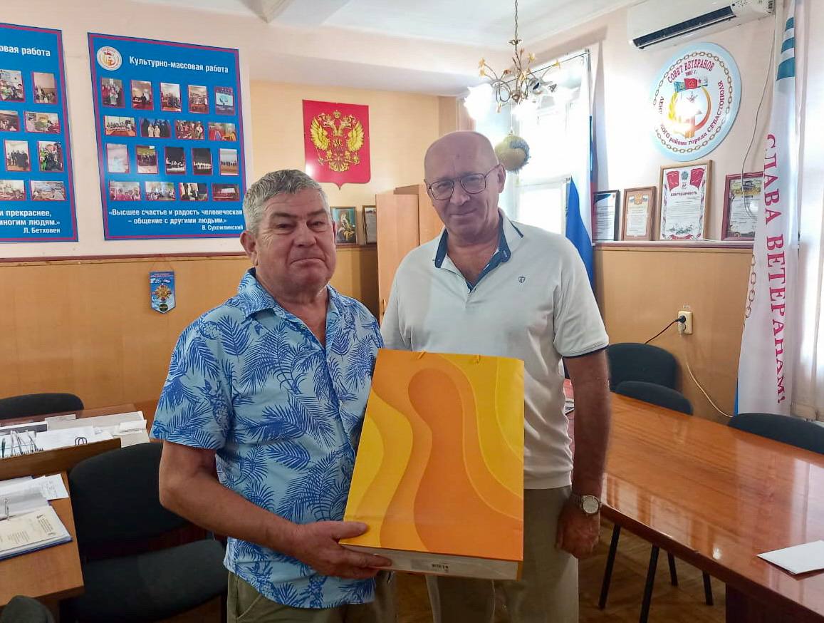 «Мы — севастопольцы» поздравили главу ветеранской организации Ленинского района с 74-летием