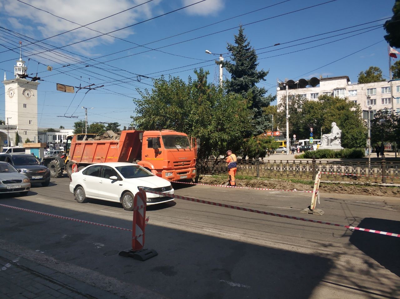 В Симферополе ограничили движение от железнодорожного вокзала в сторону центра