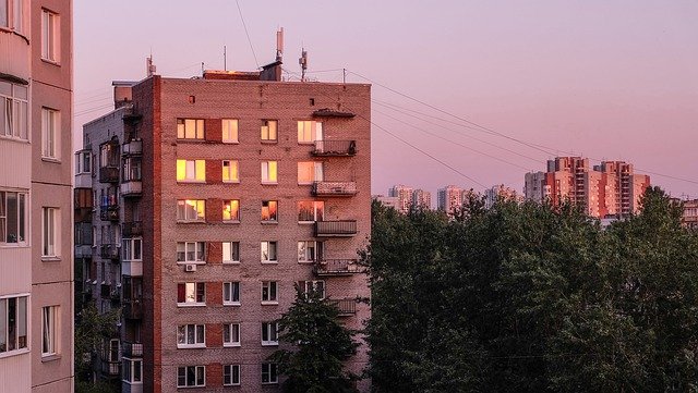 В Крыму до 1 декабря отремонтируют 107 аварийных крыш