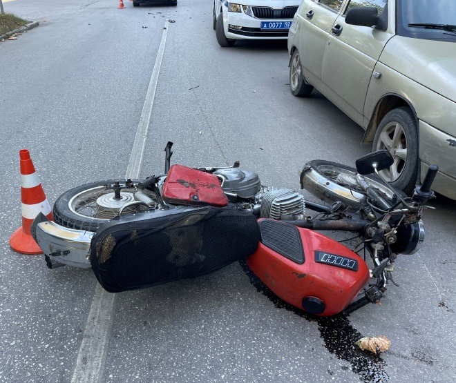 В Севастополе двое несовершеннолетних попали в ДТП на  мотоцикле