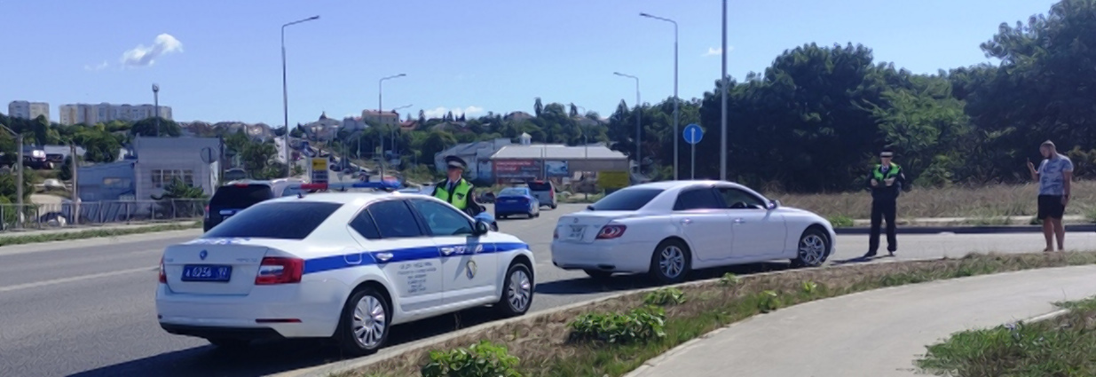 В Севастополе сотрудники ГИБДД задержали автомобиль-двойник