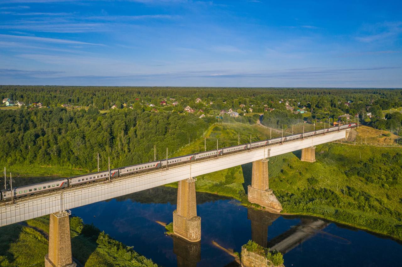 Поезда «Таврия» перевезли за лето в Крым и обратно почти 1,5 млн человек