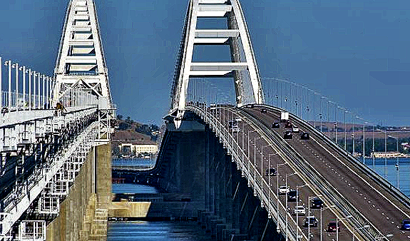 Крымский мост может начать работать сегодня в реверсивном режиме