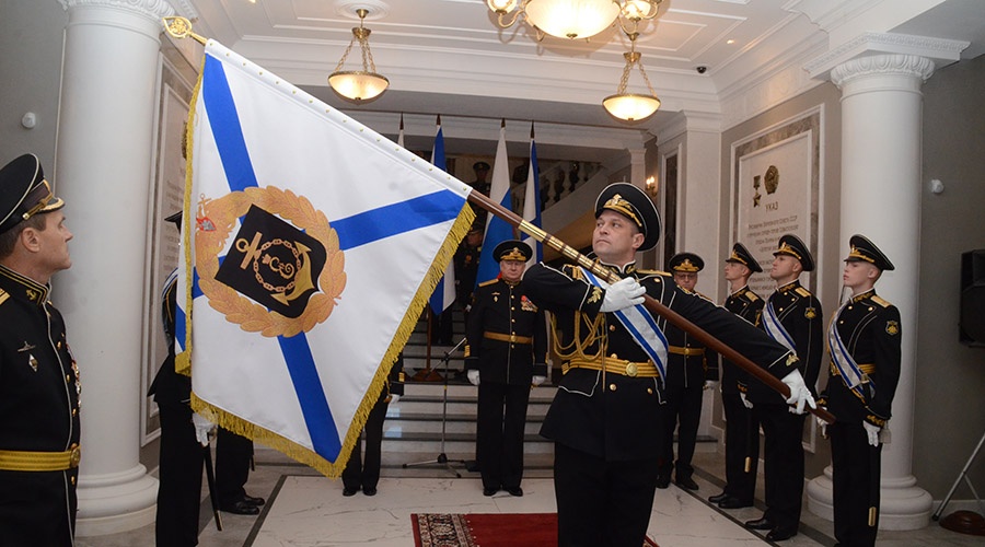 В Севастополе новому командующему Черноморским флотом передали штандарт