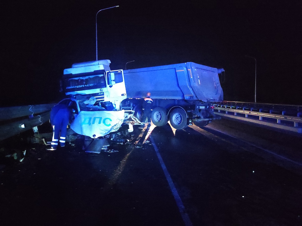 На трассе Севастополь — Инкерман произошло ДТП с участием грузовика и полицейского автомобиля