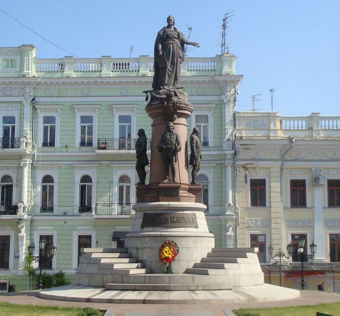 В Одессе демонтируют памятник Екатерине Второй