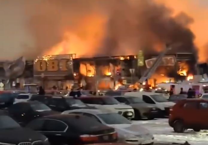 В Москве сгорел крупный торговый центр