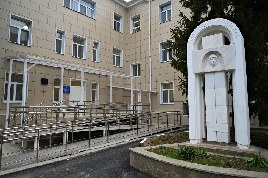 Больница имени Даши Севастопольской принимает первых пациентов после капремонта
