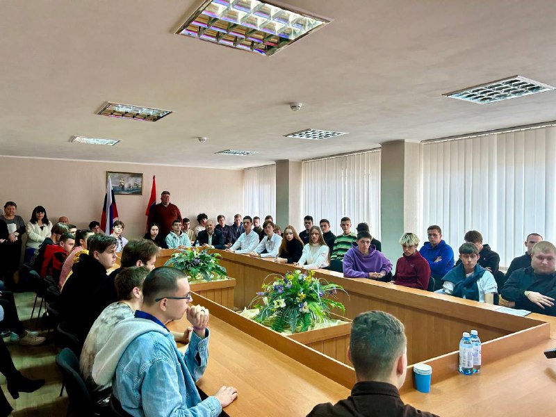 В севастопольском колледже при поддержке «Мы — севастопольцы» прошла встреча с участником спецоперации