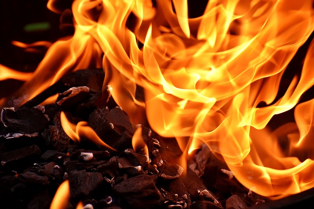 На мысе Фиолент в Севастополе сгорел строительный вагончик, погиб человек