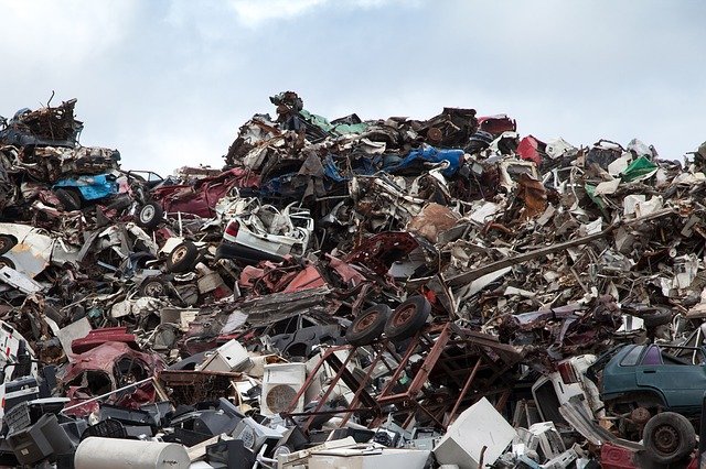 В Феодосии по инициативе прокуроров ликвидирована несанкционированная свалка мусора