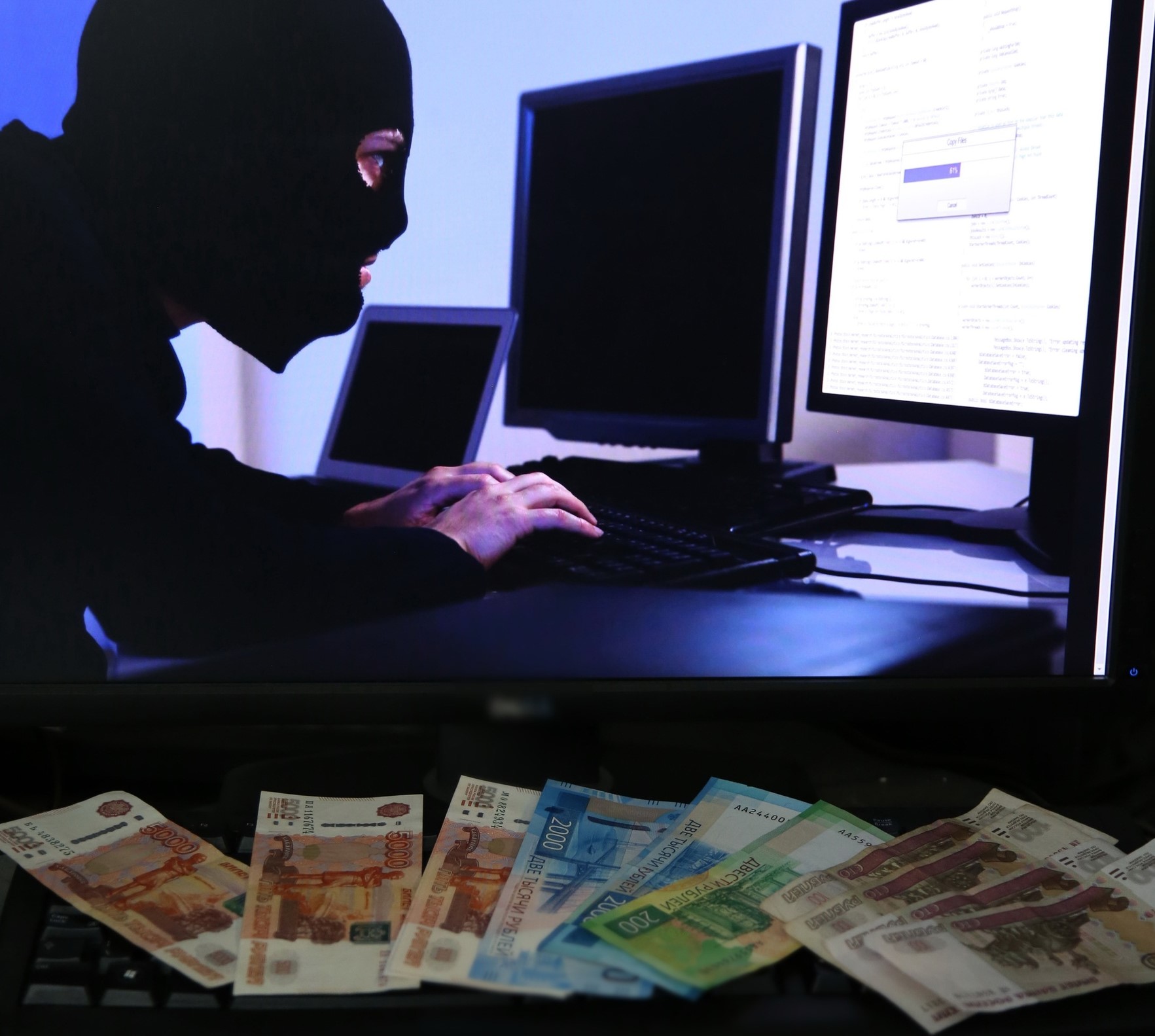 Почти 15 млн за неделю: крымчане отдают дистанционным мошенникам всё больше денег